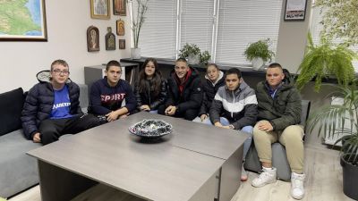 Наградиха  Радослав Димов със спортна екипировка 1