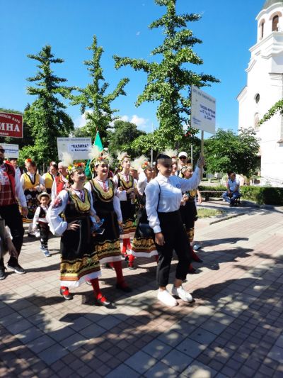 Отлично представяне на танцовата формация към ПГ "Ген. Вл. Заимов", гр. Сопот на фестивала "Танцуваме заедно" - "Хоро край Поморийския бряг"  6
