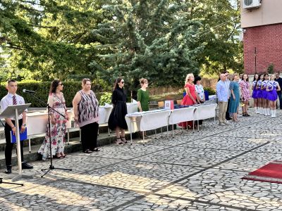 На тържествена церемония бяха връчени дипломи и свидетелства за професионална квалификация на випуск 2024 7