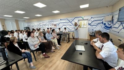 Демострационен урок на тема “Управление на пневматичен цилиндър по зададено условие” 2