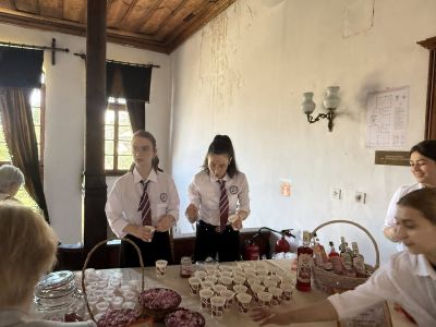 Нашите ученици достойно представиха гимназията на Празник на розата - Карлово 2026 2
