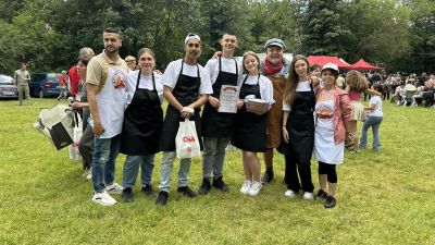 Първа награда за най-вкусни мекици спечелиха възпитаници на ПГ Ген. Владимир Заимов в Празника на мекицата в Свежен 2