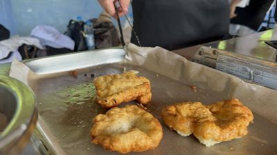Първа награда за най-вкусни мекици спечелиха възпитаници на ПГ Ген. Владимир Заимов в Празника на мекицата в Свежен 5