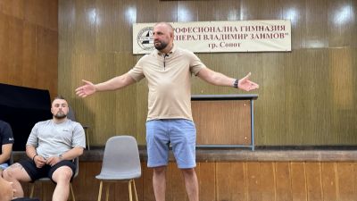 Пламен Йотински с публична беседа в ПГГенерал Владимир Заимов, гр. Сопот 1